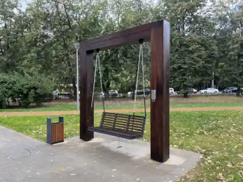 Парковые качели 
