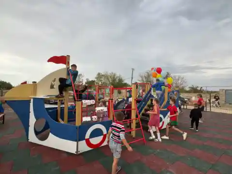 Игровая площадка в селе Великое Сакского района