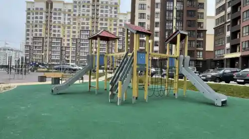 Особенности покрытия для детской игровой или спортивной площадки.